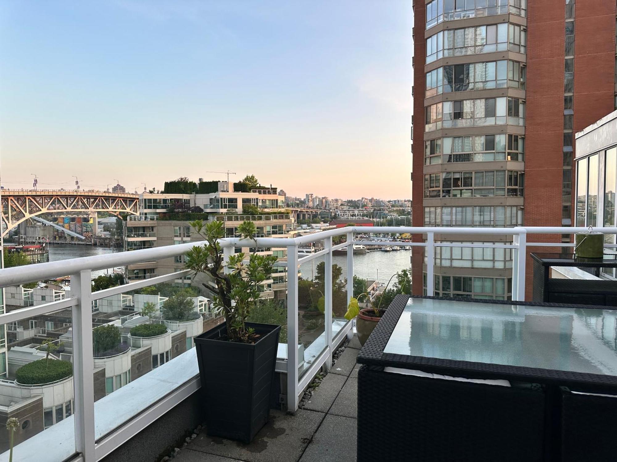 Penthouses Of Beach Ave Βανκούβερ Εξωτερικό φωτογραφία